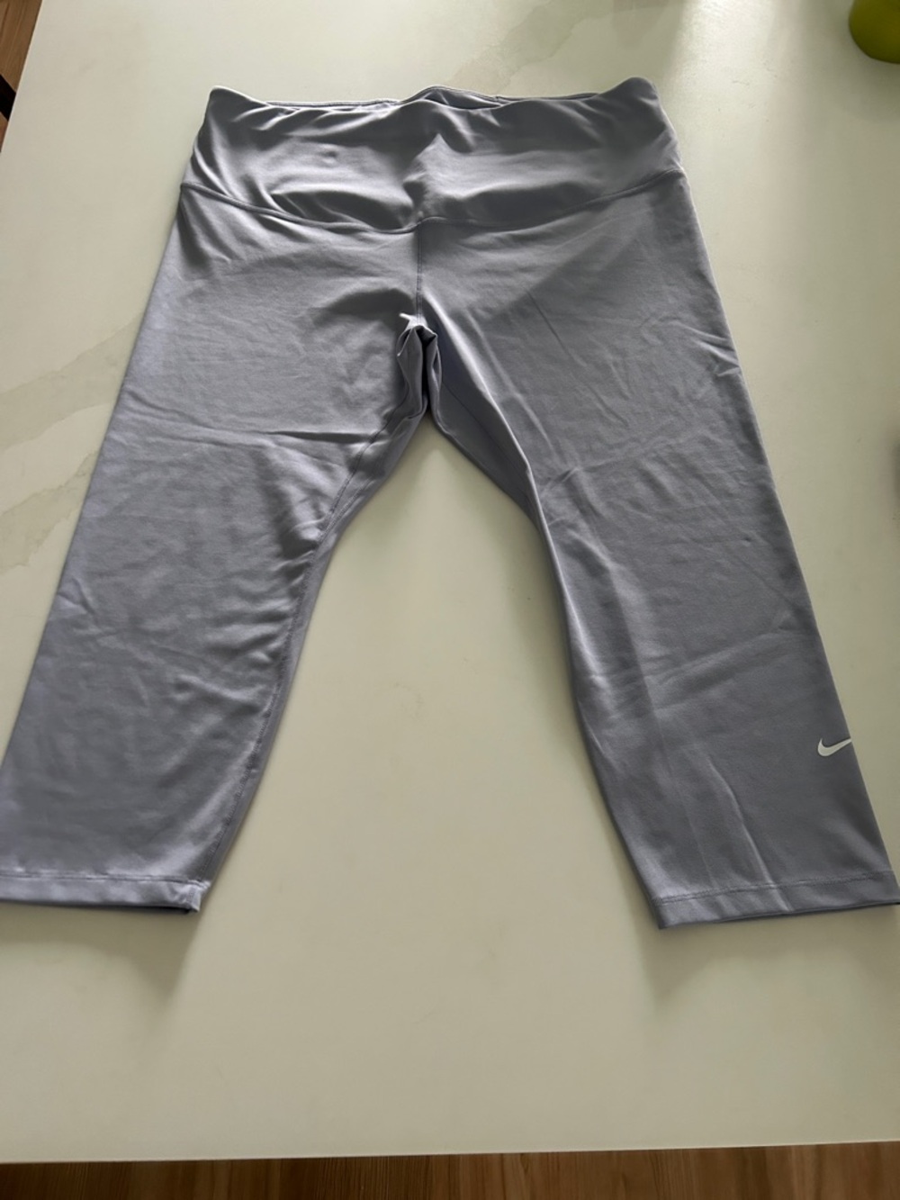 Nike pale lavender Cropped women’s Athletic Leggings